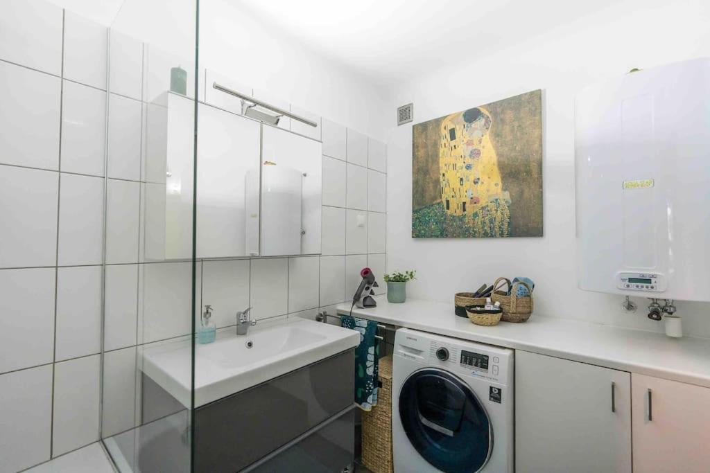 Cozy And Stylish Apartment Near Schoenbrunn Castle Vienna Exterior photo